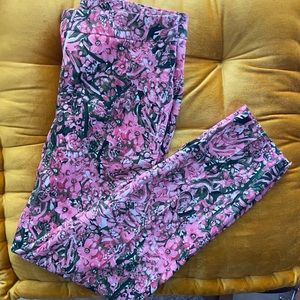 Spring 2022 Trendy H&M pink and green cigarette pants